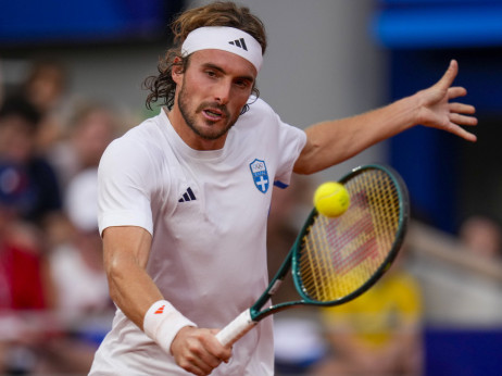Cicipas eliminisan od Mikelsena u Haleu: Zverev i Medvedev zabeležili pobede