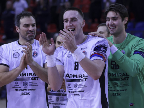 Puna "Banjica" ruši AEK: Partizan juri minus pet iz Atine u četvrtfinalu EHF Kupa