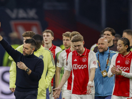 Ajaks ugasio svetlo na "Filipsu": "Kopljanicima" derbi protiv PSV-a, smeši im se titula
